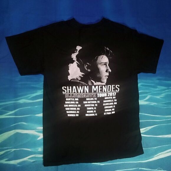 Medium Shawn Mendes Illuminate 2017 World Tour Merch Band Tee - Picture 2 of 5